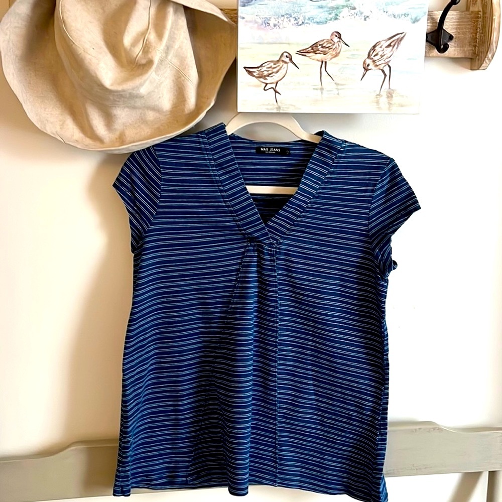 Max Jeans 100% Cotton Blue and White capped sleeve top